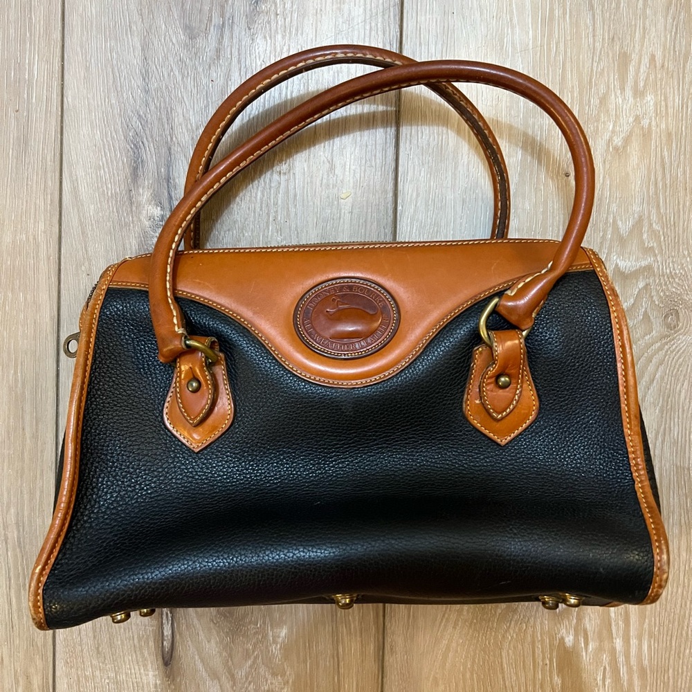 Vintage dooney Bourke sounder bag all weather leather